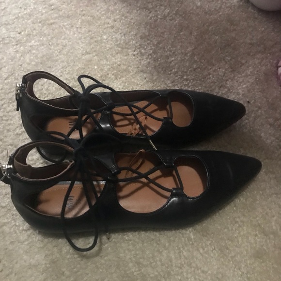 Pointy black with laces! Almost new wore it once - Picture 3 of 3